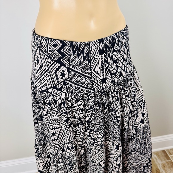 Chaps Women's Maxi Skirt Sz M Geometric‎ Print Black & White - Picture 2 of 16